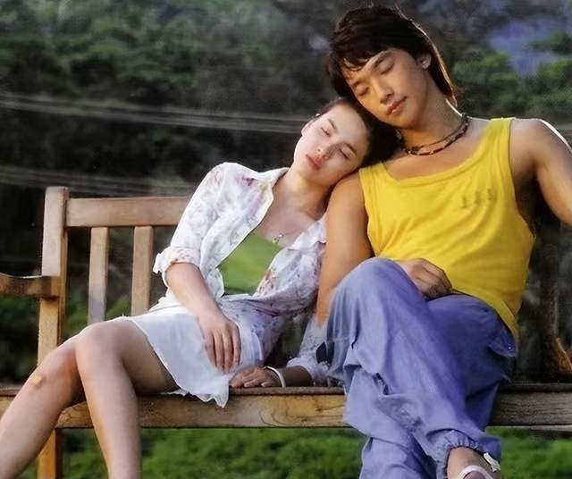 song-hye-kyo-bau-vat-tu-tin-3-1680508460.jpg