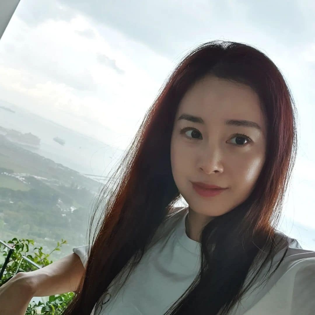 kim-tae-hee-2-1681119383.jpg