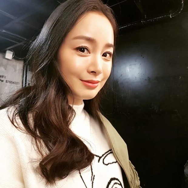 kim-tae-hee-4-1681119383.jpg