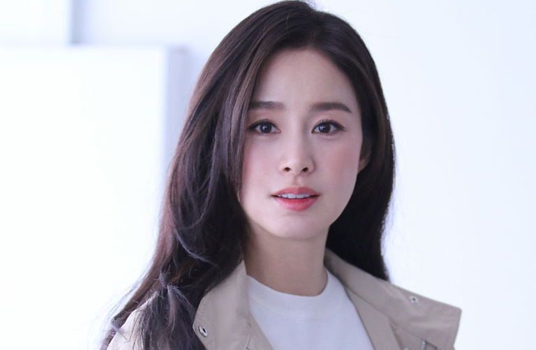 kim-tae-hee4-1681196464.jpg