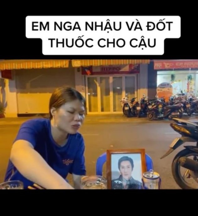 Hé lộ người phụ nữ kề cận bên NSƯT Vũ Linh suốt 10 năm, tưởng nhớ cố NS bằng cách không ngờ 2