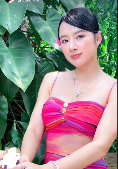angela-phuong-trinh-3-1681957261.jpg