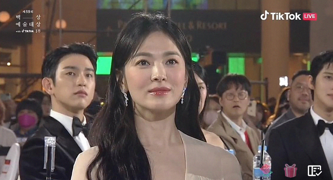 song-hye-kyo3-1682737646.png