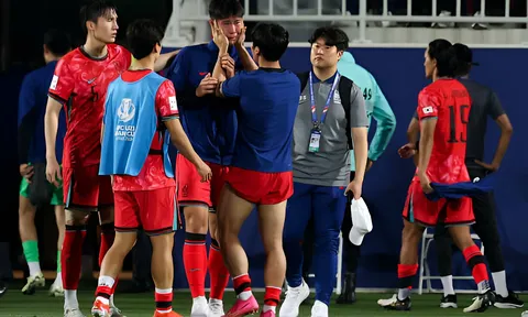 Cầu thủ U23 Hàn Quốc khóc ròng khi bị loại cay đắng tại Tứ kết U23 Châu Á